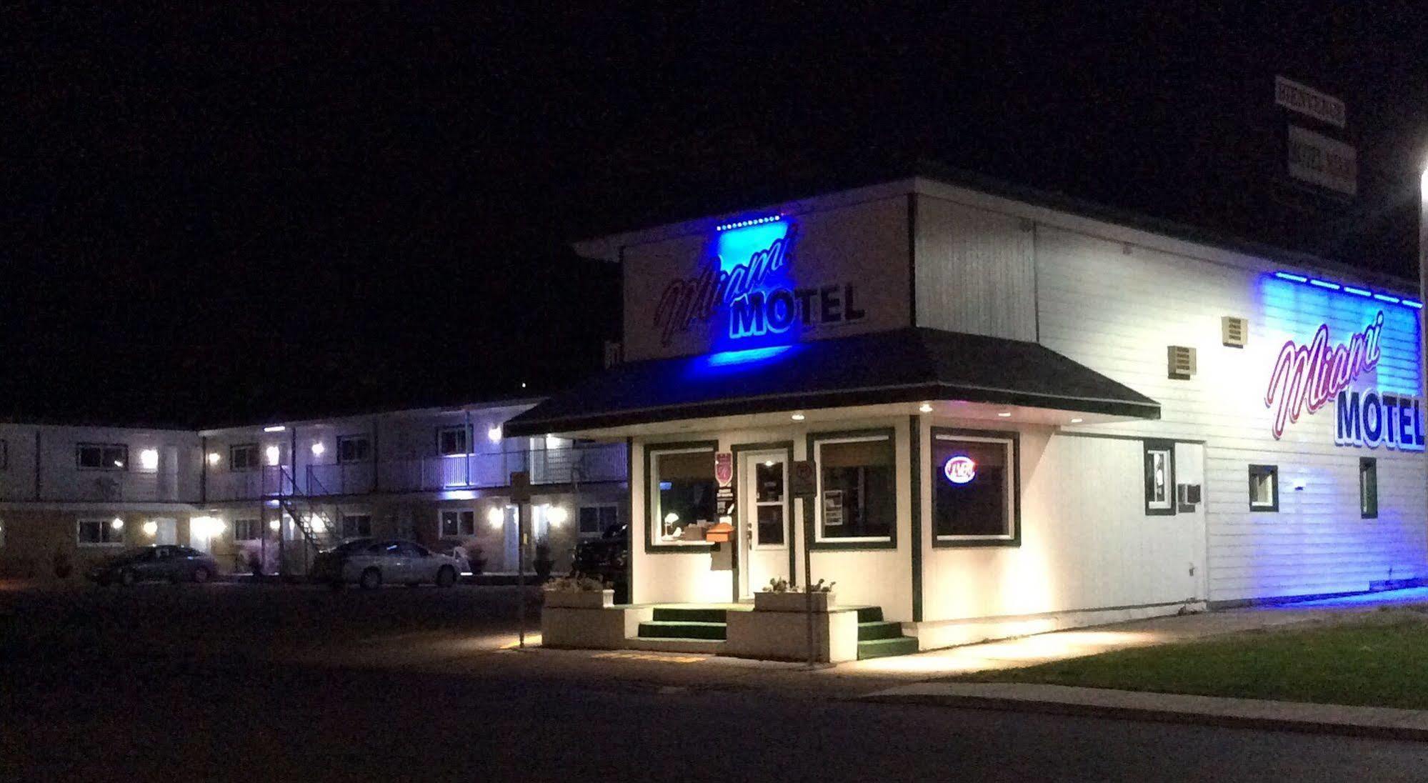 Miami Motel Inc Труа-Рів'єр Екстер'єр фото